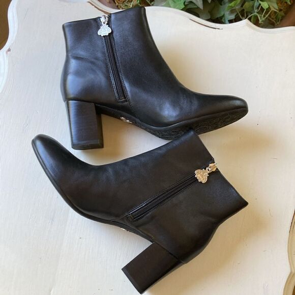 Bettye Muller Concept Deena Black Leather Booties Size 9 M New Org. 189 - Picture 4 of 16